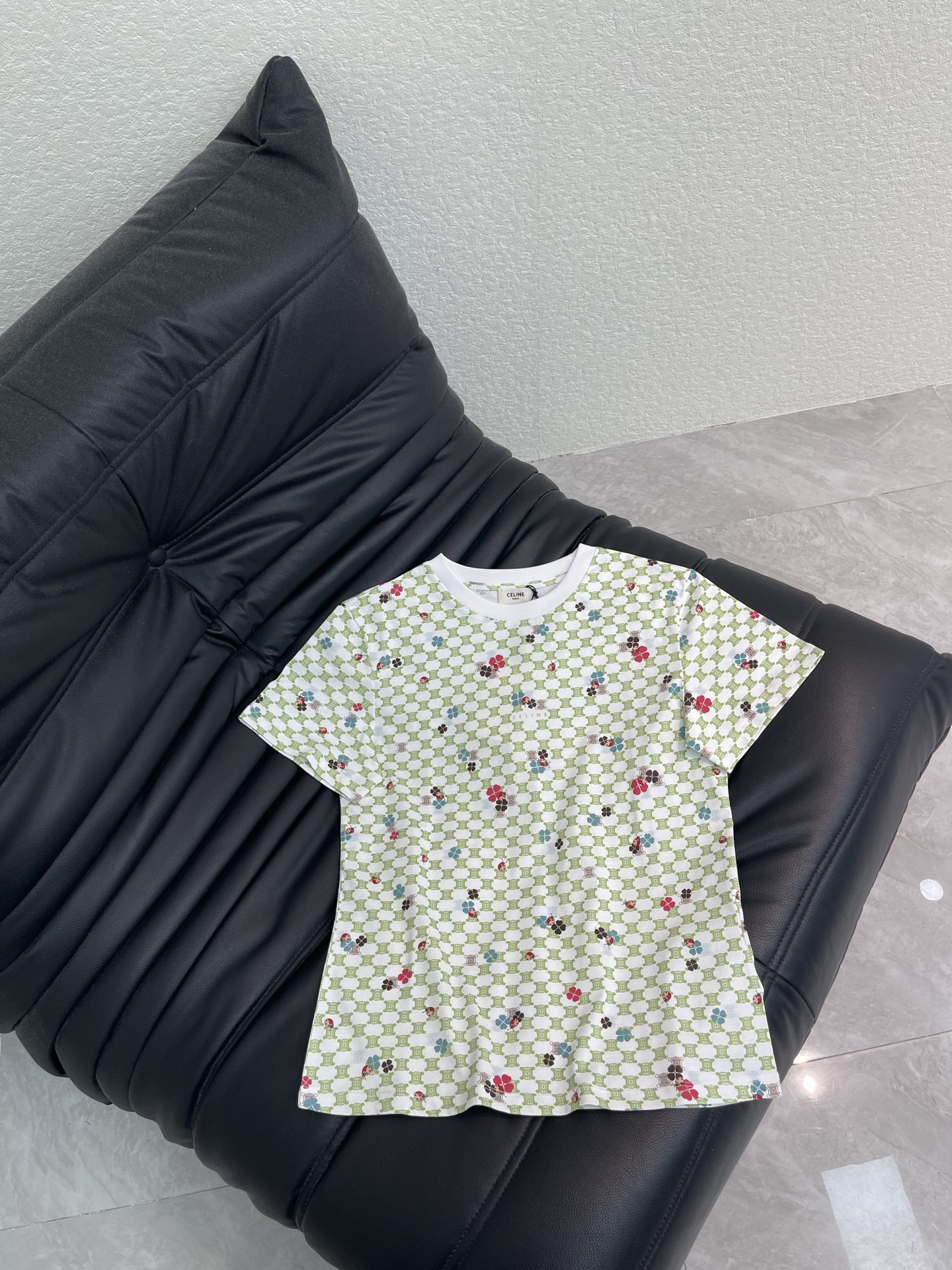 Women's short sleeves